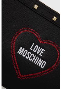 Love Moschino kopertówka kolor czarny. Kolor: czarny. Rodzaj torebki: na ramię