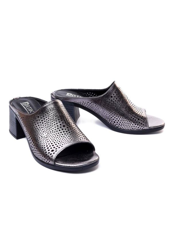 Artiker Relaks - ARTIKER RELAKS 46C0357 dark silver, klapki damskie. Kolor: srebrny. Materiał: skóra. Obcas: na obcasie. Wysokość obcasa: średni