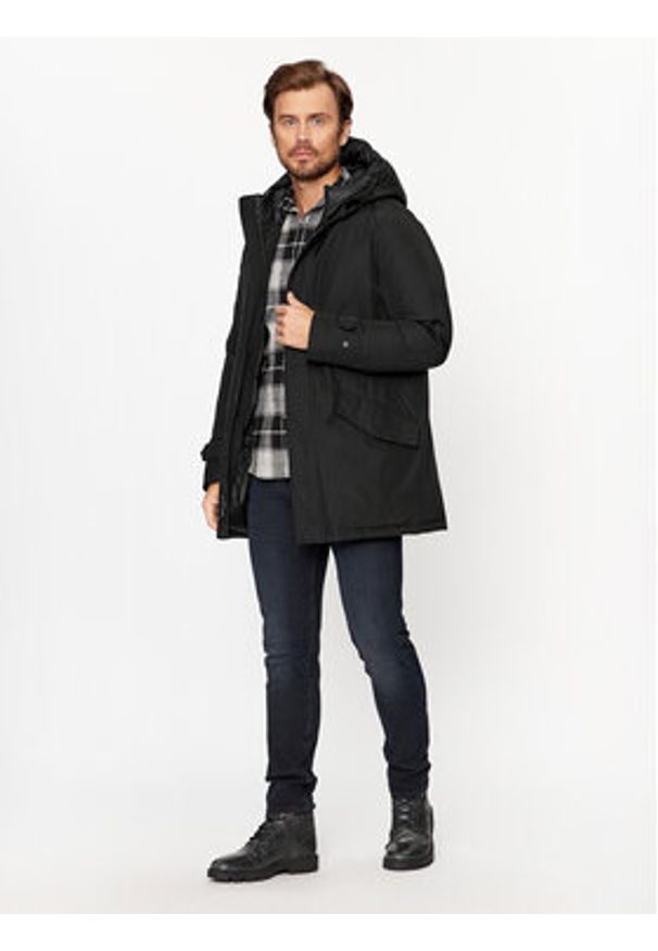Woolrich Kurtka puchowa Polar CFWOOU0487MRUT0001 Czarny Regular Fit. Kolor: czarny. Materiał: bawełna