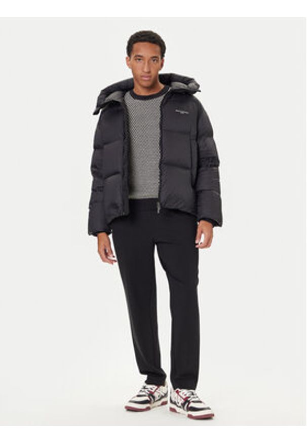 Armani Exchange Kurtka puchowa XM001115 AF16589 UC001 Czarny Regular Fit. Kolor: czarny. Materiał: syntetyk