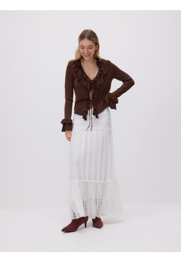 Reserved - Wiązany kardigan z falbankami - brązowy. Typ kołnierza: kołnierz z falbankami. Kolor: brązowy. Materiał: dzianina. Wzór: gładki