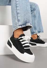 Renee - Czarne Streetwearowe Sneakersy Trampki na Platformie Danenith. Okazja: na co dzień. Nosek buta: okrągły. Kolor: czarny. Materiał: jeans. Obcas: na platformie #2