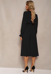 Renee - Czarna Sukienka z Bufiastym Rękawem i Wiązanym Paskiem Corrine. Okazja: na co dzień. Kolor: czarny. Materiał: jeans, tkanina. Sezon: jesień, wiosna. Typ sukienki: proste, rozkloszowane. Styl: elegancki, casual #4