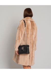 ALMAROSAFUR - Dwustronny płaszcz ze skóry owczej. Okazja: na co dzień. Kolor: beżowy. Materiał: skóra. Długość rękawa: długi rękaw. Długość: długie. Wzór: gładki, aplikacja. Styl: klasyczny, casual #4