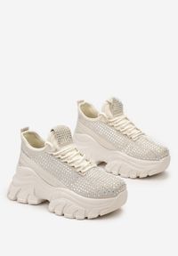 Born2be - Beżowe Sneakersy na Grubej Podeszwie Ozdobione Cyrkoniami Nallua. Okazja: na co dzień, na spacer. Kolor: beżowy. Wzór: aplikacja. Sport: turystyka piesza
