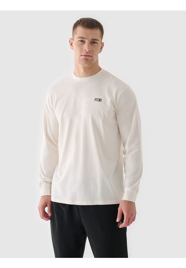 4f - 4F Longsleeve oversize z nadrukiem męski - biały XXL. Okazja: na co dzień. Kolor: biały. Materiał: bawełna, dzianina, jersey. Długość rękawa: długi rękaw. Długość: długie. Wzór: nadruk. Styl: klasyczny, casual, sportowy