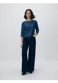 Reserved - Sweter z metalizowaną nitką - niebieski. Kolor: niebieski. Materiał: wiskoza #1