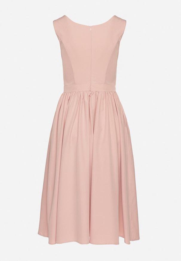 Born2be - Różowa Klasyczna Rozkloszowana Sukienka Vices Tolissela. Okazja: na co dzień. Kolor: różowy. Wzór: aplikacja, gładki. Styl: klasyczny