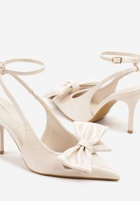 Renee - Beżowe Lakierowane Sandały na Szpilce Vices z Dużą Kokardką Bez Pięty Velozia. Okazja: na studniówkę, na sylwestra, na ślub cywilny, na wesele, do pracy, na spotkanie biznesowe. Zapięcie: sprzączka. Kolor: beżowy. Materiał: lakier. Obcas: na szpilce. Styl: wizytowy, biznesowy, elegancki #6