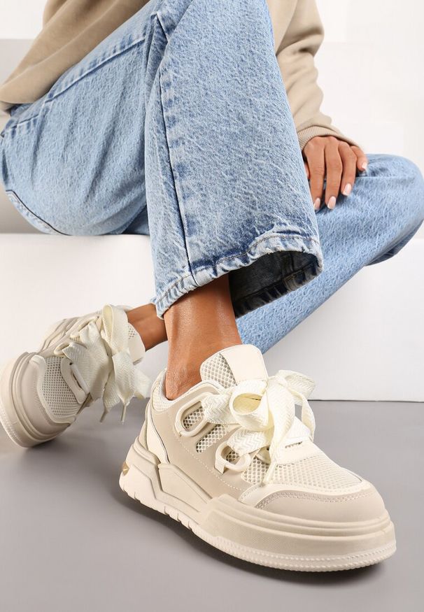 Born2be - Beżowe Sneakersy na Niskiej Platformie z Szerokimi Sznurówkami Gritte. Kolor: beżowy. Obcas: na platformie