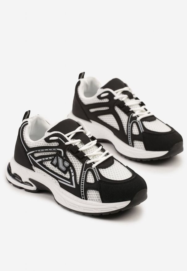 Born2be - Czarne Sneakersy z Geometrycznym Wzorem Froloti. Okazja: na co dzień. Zapięcie: sznurówki. Kolor: czarny. Materiał: jeans. Wzór: geometria