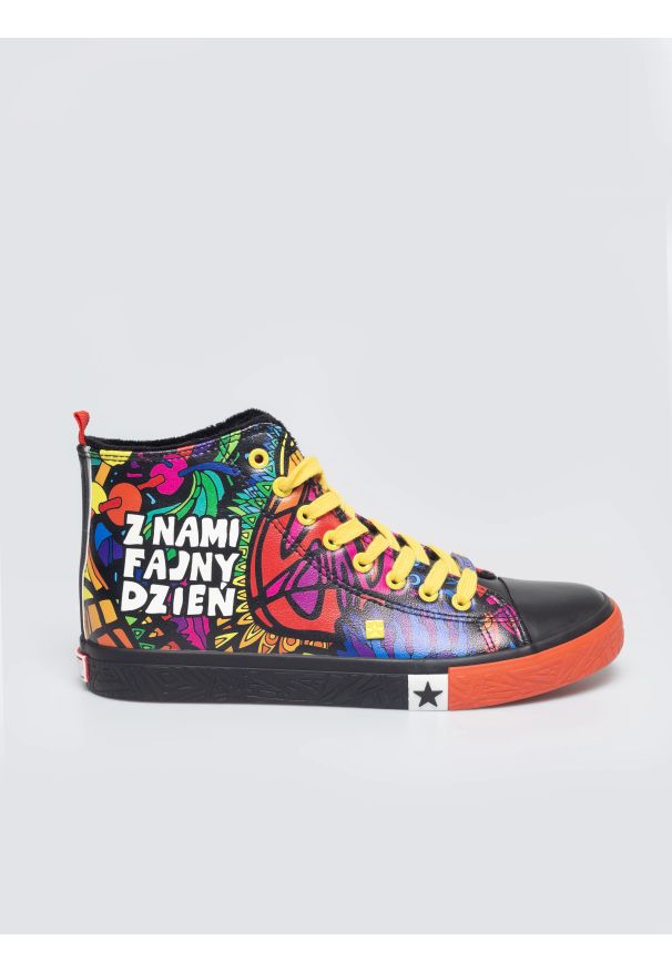 Big-Star - Trampki wysokie ze skóry ekologicznej z nadrukiem WOśP czarne TT174402 906. Okazja: na spacer. Zapięcie: pasek. Kolor: czarny. Materiał: skóra ekologiczna. Wzór: nadruk. Styl: klasyczny