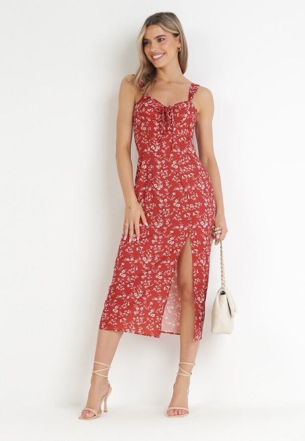 Born2be - Bordowa Sukienka na Ramiączkach w Kwiaty Janandra. Kolor: czerwony. Długość rękawa: na ramiączkach. Wzór: kwiaty. Długość: midi