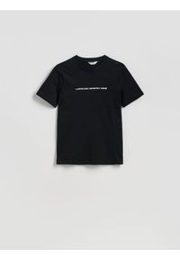 Reserved - T-shirt regular z nadrukiem - czarny. Kolor: czarny. Materiał: bawełna, dzianina. Wzór: nadruk