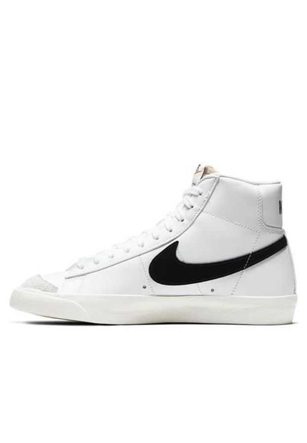 Buty do chodzenia męskie Nike W Blazer Mid 77. Wysokość cholewki: za kostkę. Zapięcie: sznurówki. Kolor: biały, wielokolorowy. Materiał: skóra, syntetyk, tkanina, materiał. Szerokość cholewki: normalna. Sport: turystyka piesza