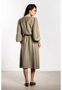 Infinite You - Elegancka sukienka rozkloszowana z bufiastym rękawem zielona. Okazja: na co dzień, do pracy. Kolor: zielony, brązowy. Styl: elegancki #3