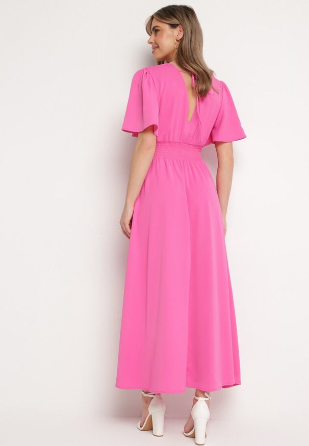 Born2be - Różowa Sukienka z Rozkloszowanymi Rękawami Gumką w Pasie i Wiązaniem na Plecach Larielle. Okazja: na co dzień, na imprezę. Typ kołnierza: dekolt w kształcie V. Kolor: różowy. Materiał: bawełna. Typ sukienki: proste. Styl: casual, elegancki