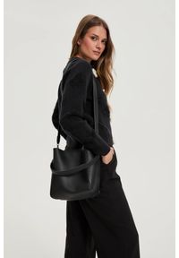 MOODO - Torebka na ramię czarna. Kolor: czarny. Rodzaj torebki: na ramię #1