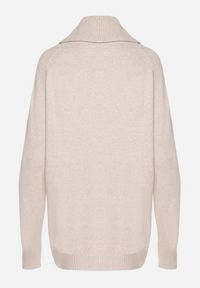 Born2be - Beżowy Golf z Wiskozą Zdobiony Wsuwanymi Kieszonkami Viaela. Okazja: na co dzień. Typ kołnierza: golf. Kolekcja: plus size. Kolor: beżowy. Długość: długie. Wzór: aplikacja. Materiał: wiskoza. Długość rękawa: długi rękaw. Styl: elegancki, casual #5