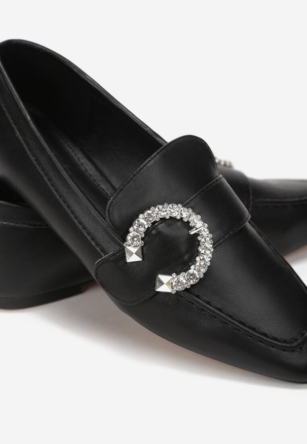 Born2be - Czarne Mokasyny Ismialla. Okazja: na co dzień, do pracy. Zapięcie: klamry. Kolor: czarny. Szerokość cholewki: normalna. Wzór: aplikacja, gładki. Obcas: na obcasie. Styl: casual, elegancki, klasyczny. Wysokość obcasa: niski