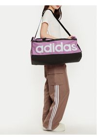 Adidas - adidas Torba Essentials Linear Duffel Bag Medium IZ1898 Fioletowy. Kolor: fioletowy. Materiał: materiał