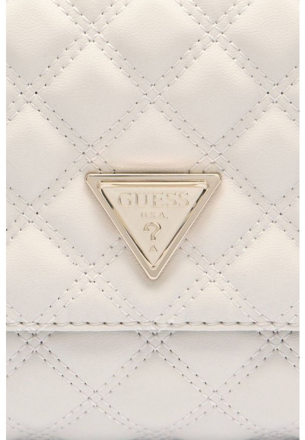 Guess - GUESS Pikowana torebka ecru Giully 2. Kolor: biały. Materiał: pikowane. Styl: elegancki