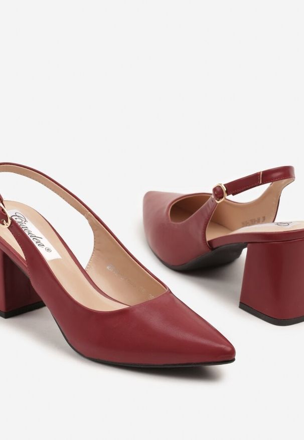 Renee - Bordowo-Czerwone Sandały Slingback na Słupkowym Obcasie Tenella. Kolor: czerwony. Sezon: wiosna, lato. Obcas: na obcasie. Styl: elegancki. Wysokość obcasa: średni