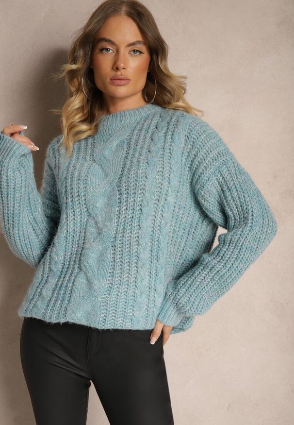 Renee - Jasnoniebieski Sweter z Wełną Ozdobiony Tłoczeniem Ecrisevia. Okazja: na co dzień. Kolor: niebieski. Materiał: wełna. Wzór: aplikacja. Styl: elegancki, casual