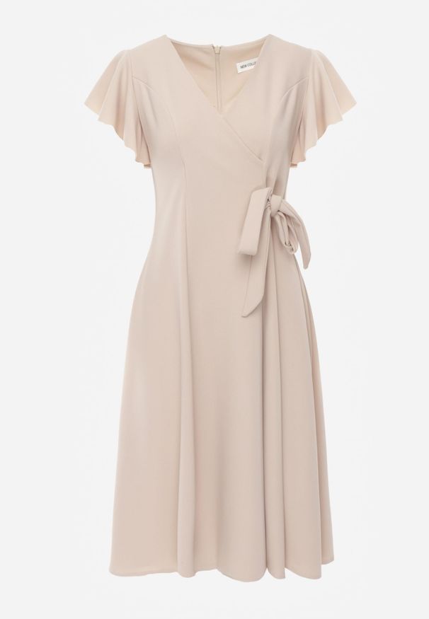 Renee - Beżowa Kopertowa Sukienka z Rozkloszowanym Dołem i Ozdobnym Wiązaniem Dannola. Okazja: na imprezę. Kolor: beżowy. Typ sukienki: kopertowe. Styl: elegancki