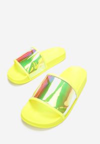 Renee - Żółte Klapki Wylinysha. Okazja: na co dzień. Nosek buta: okrągły. Kolor: żółty. Materiał: guma. Wzór: aplikacja. Styl: casual #3
