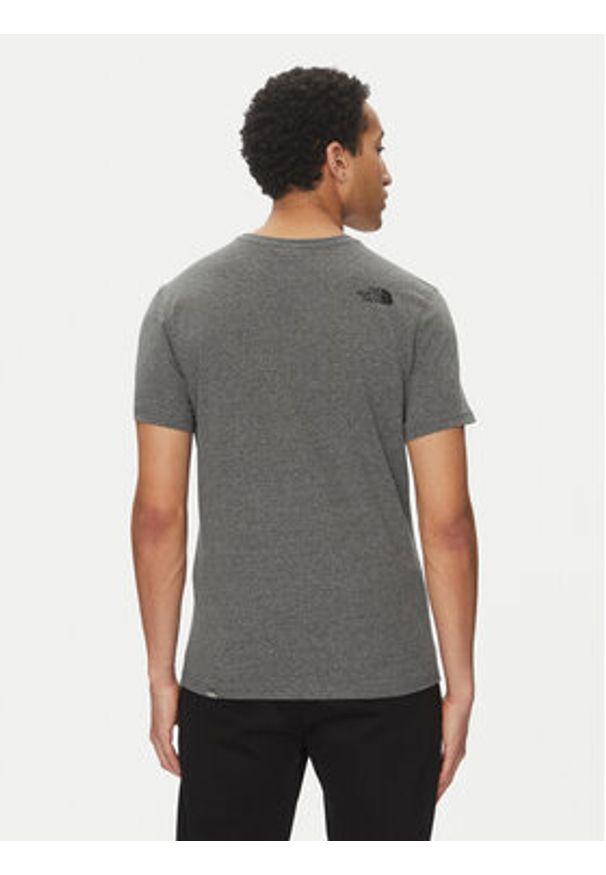 The North Face T-Shirt Simple Dome Tee NF0A2TX5 Szary Regular Fit. Kolor: szary. Materiał: syntetyk, bawełna