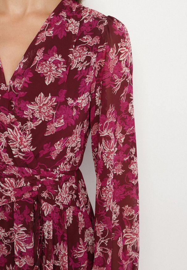 Born2be - Bordowa Kopertowa Sukienka w Kwiaty z Bufiastymi Rękawami Zavea. Okazja: na co dzień, na randkę. Typ kołnierza: dekolt w serek. Kolor: czerwony. Materiał: poliester. Wzór: kwiaty. Typ sukienki: kopertowe. Styl: casual, elegancki