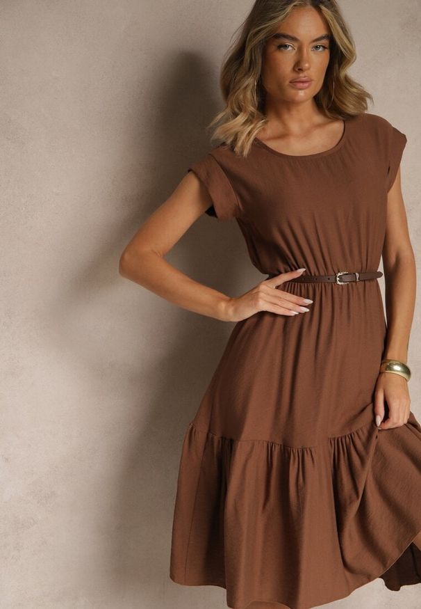 Renee - Brązowa Rozkloszowana Sukienka z Wiskozy Linurea. Okazja: na co dzień. Kolor: brązowy. Materiał: wiskoza. Styl: klasyczny, elegancki, casual
