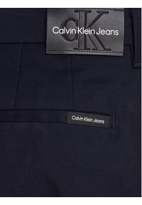 Calvin Klein Jeans Chinosy J30J317669 Granatowy Slim Fit. Kolor: niebieski. Materiał: bawełna