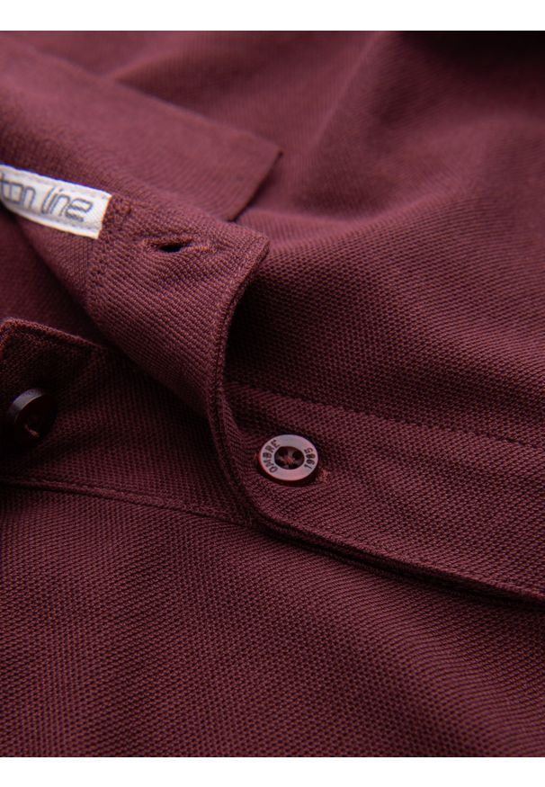 Ombre Clothing - Męska jednokolorowa koszulka polo BASIC z dzianiny pique - bordowa V10. Okazja: na co dzień. Typ kołnierza: polo. Kolor: czerwony. Materiał: dzianina. Wzór: haft, aplikacja, jednolity. Styl: sportowy, wizytowy, casual