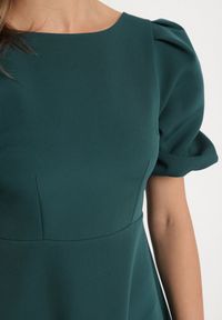 Born2be - Zielona Sukienka o Rozkloszowanym Kroju z Bufiastymi Rękawami Melisseia. Kolor: zielony. Styl: klasyczny