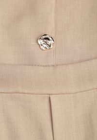 Renee - Beżowy Komplet z Bawełną w Garniturowym Stylu Kamizelka i Spodnie Meloreida. Kolor: beżowy. Materiał: bawełna. Wzór: gładki #8