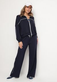 Born2be - Granatowy Komplet Dresowy z Wiskozą w Stylu Retro Bluza i Szerokie Spodnie Lavriz. Kolor: niebieski. Materiał: dresówka, wiskoza