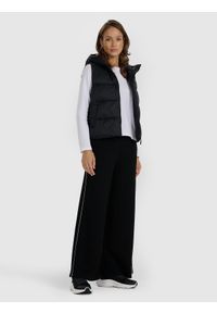 4f - 4F Bezrękawnik puchowy z wypełnieniem syntetycznym damski - czarny M. Okazja: na co dzień. Kolor: czarny. Materiał: syntetyk, puch. Długość rękawa: bez rękawów. Sezon: zima. Styl: klasyczny, casual #2