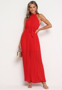 Born2be - Czerwony Taliowany Kombinezon z Dekoltem Typu Halter z Gumką w Pasie i Materiałowym Paskiem Xolefia. Okazja: na imprezę, na co dzień. Kolor: czerwony. Materiał: materiał. Styl: casual, elegancki #3