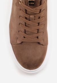Born2be - Ciemnobeżowe Sneakersy VICES na Grubej Tłoczonej Podeszwie Cheka. Okazja: na co dzień. Zapięcie: sznurówki. Kolor: beżowy. Materiał: jeans #9