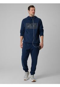 4f - 4F Bluza dresowa regular z kapturem męska - granatowa M. Okazja: na co dzień. Typ kołnierza: kaptur. Kolor: niebieski. Materiał: dresówka. Wzór: gładki. Styl: casual #2