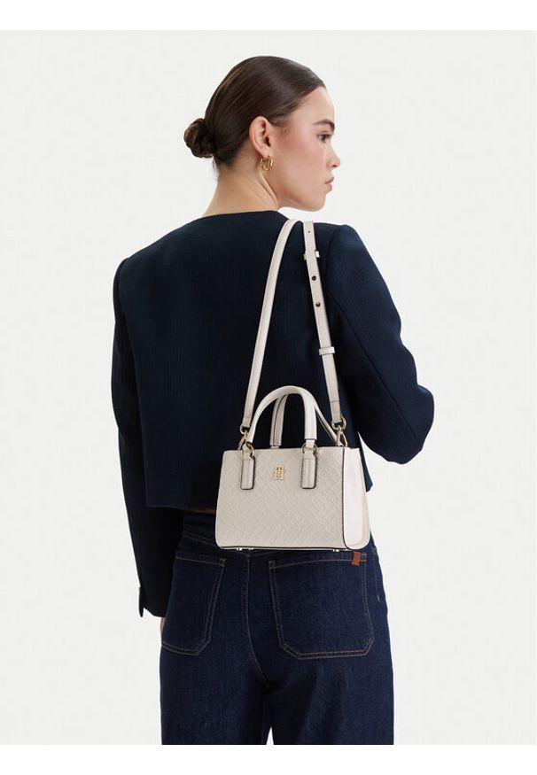 TOMMY HILFIGER - Tommy Hilfiger Torebka Th Daily Mini Tote Mono AW0AW18416 Biały. Kolor: biały. Materiał: skórzane