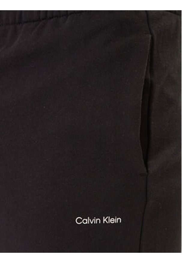Calvin Klein Szorty sportowe Nano Logo LV04LF244G Czarny Regular Fit. Kolor: czarny. Materiał: bawełna. Styl: sportowy