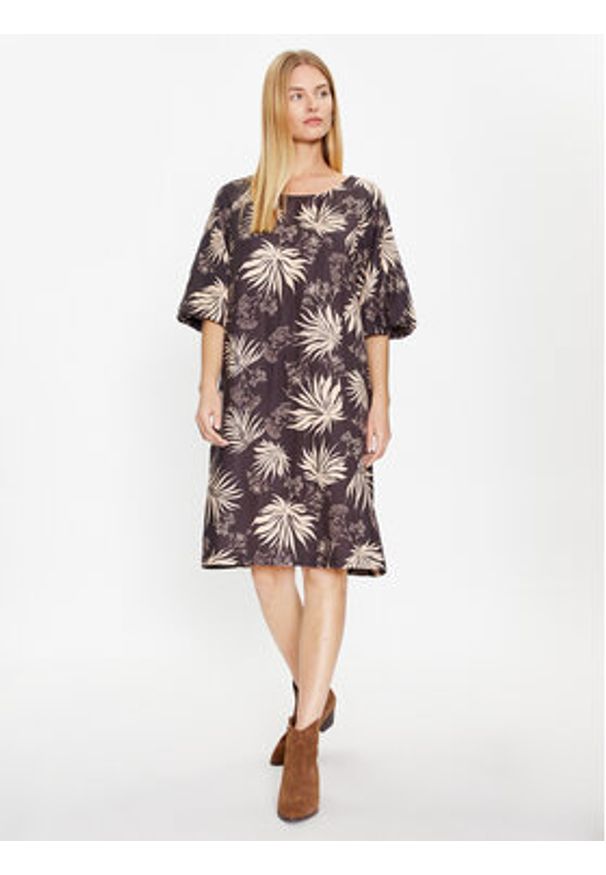 Tatuum Sukienka codzienna Milena T2314.195 Brązowy Regular Fit. Okazja: na co dzień. Kolor: brązowy. Materiał: len, wiskoza. Typ sukienki: proste. Styl: casual