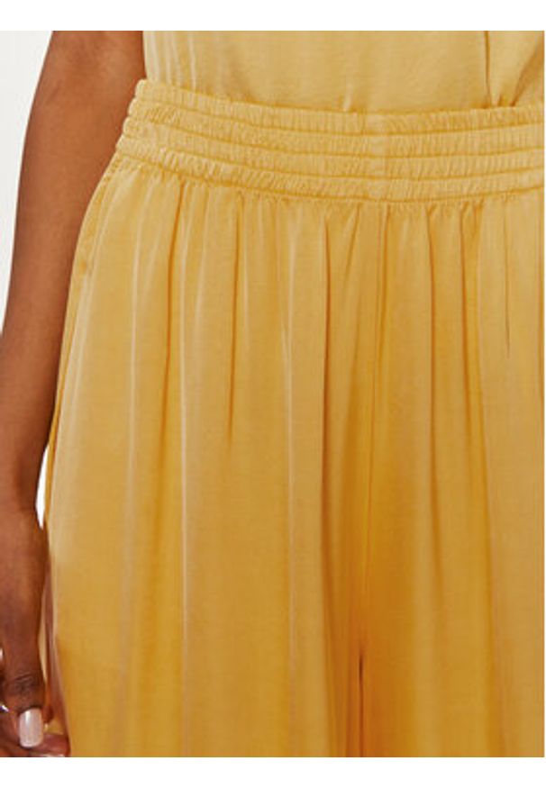 ViCOLO Spodnie palazzo TB0034 Żółty Relaxed Fit. Kolor: żółty. Materiał: wiskoza