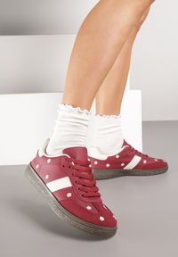 Born2be - Bordowe Sneakersy Typu Tenisówki z Kwiatkami Reisare. Okazja: na co dzień. Kolor: czerwony. Materiał: jeans. Wzór: kwiaty