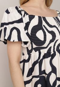 Born2be - Granatowa Wiskozowa Sukienka z Bufiastymi Rękawami w Abstrakcyjny Wzór Tibee. Okazja: na co dzień. Kolor: niebieski. Materiał: wiskoza. Wzór: nadruk. Typ sukienki: proste. Styl: wakacyjny, casual, elegancki #5