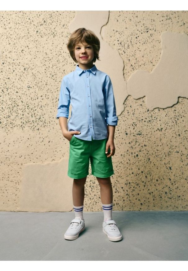 Sinsay - Szorty jeansowe z podwijanymi nogawkami - zielony. Kolor: zielony. Materiał: jeans