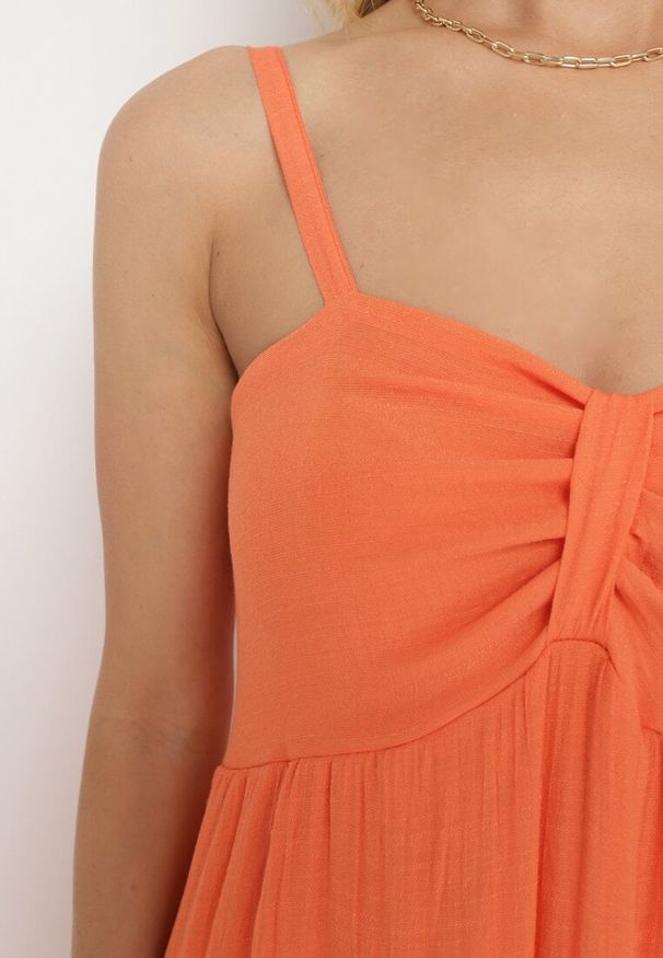 Born2be - Pomarańczowa Sukienka z Bawełną na Regulowanych Ramiączkach z Elastyczną Gumką na Plecach Tinathias. Okazja: na co dzień, na spacer. Kolor: pomarańczowy. Materiał: bawełna. Długość rękawa: na ramiączkach. Sezon: lato. Typ sukienki: proste. Styl: casual, klasyczny